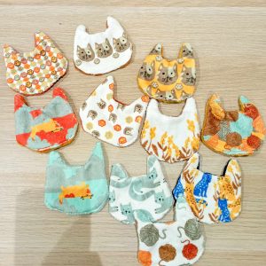 Lingettes de toilettage douces et écoresponsables pour chats et chiens : "Têtes de chat colorés"