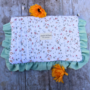 Pochette plate à froufrous fleurs ocres